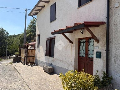 Quadrilocale Località Vallingegno 43, Gubbio