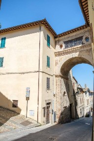 Bilocale via Borgo Nuovo 41, Centro, Todi
