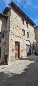 Todi, Via Borgo Nuovo, 8