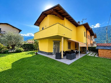 Villa unifamiliare via Valeriana, Centro, Traona