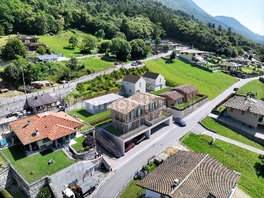 Villa bifamiliare via per Cino, Centro, Mantello