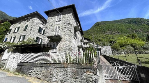 Villa unifamiliare Località Arquino, Ponchiera, Sondrio