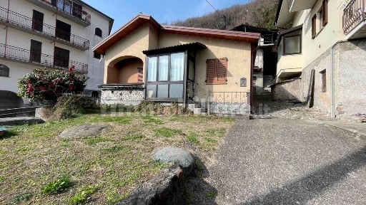Villa unifamiliare via Pedemontana 13, Centro, Traona