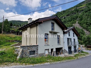 Villa unifamiliare Val Rosera, Chiesa in Valmalenco