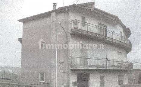 Magazzino all'asta via della Croce 46, Mendicino