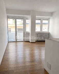 Monolocale corso Aldo Moro, Centro, Varese