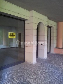 Locale commerciale in Affitto